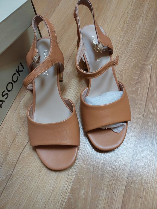 Nowe sandały Lasocki rozmiar 36