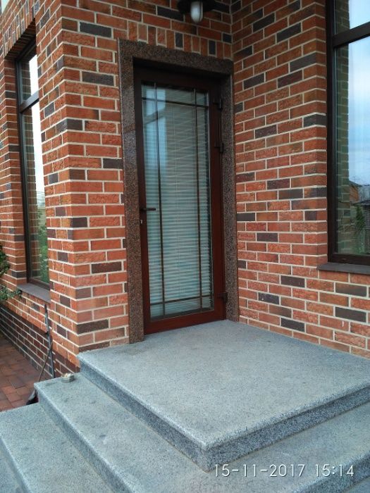 Ступени гранитные, мраморные. Индивидуальное изготовление.