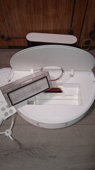 Продам робот пилосос Xiaomi Roborock S6