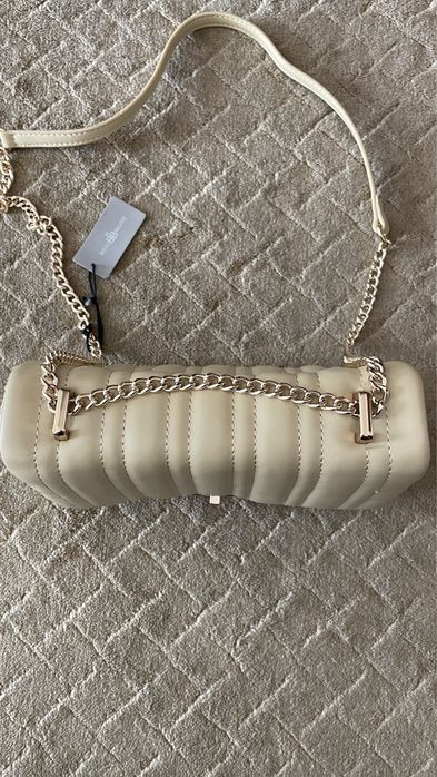 Mala nova com etiqueta