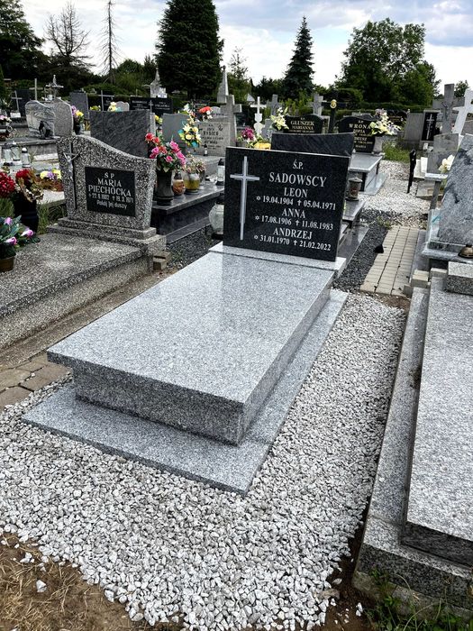 Nagrobek granitowy GRANICZNA BRYŁA