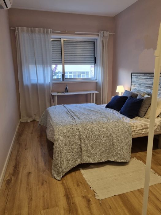 Alugo quarto mobiliado