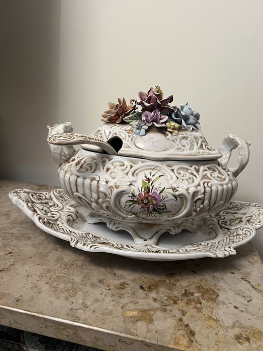 Terrina muito antiga