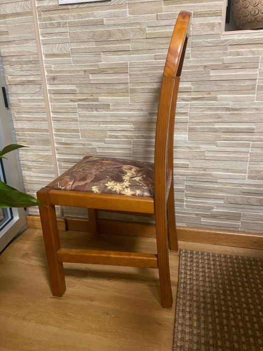 Mesa de jantar em Pinho francês maciço extensível com 6 cadeiras