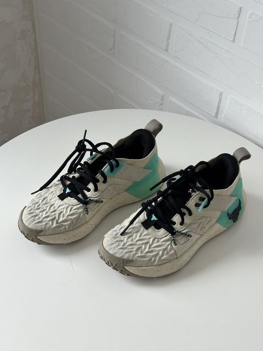 Кросівки under armour