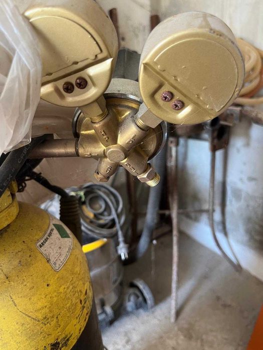 Máquina de soldar semi-automática marca GALA