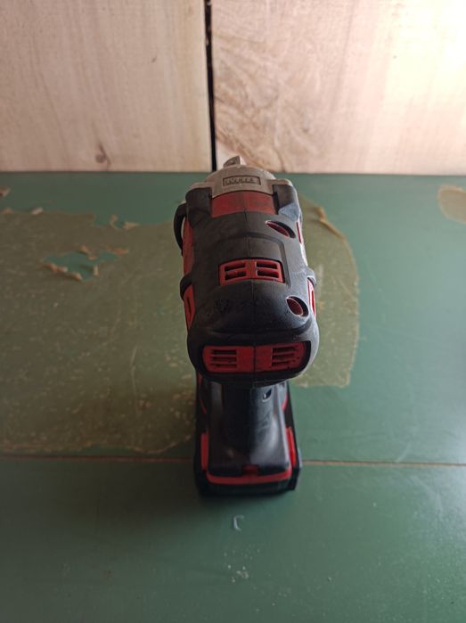 Klucz udarowy Milwaukee m18 BIW12 z baterią 4.0ah