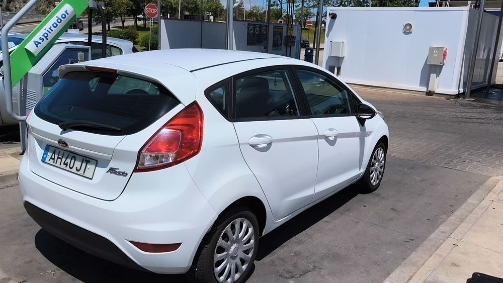 Ford Fiesta 1.5 TDCi Trend 2016 • Distribuição Mudada • 2 Chaves
