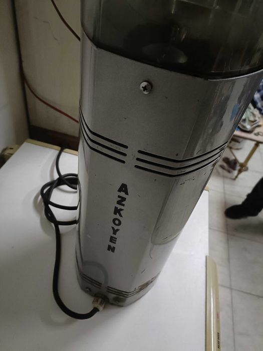 2 Moinhos de café industriais