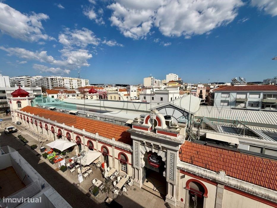 Para Arrendamento - Espaço Comercial Excecional No Centro De Loulé