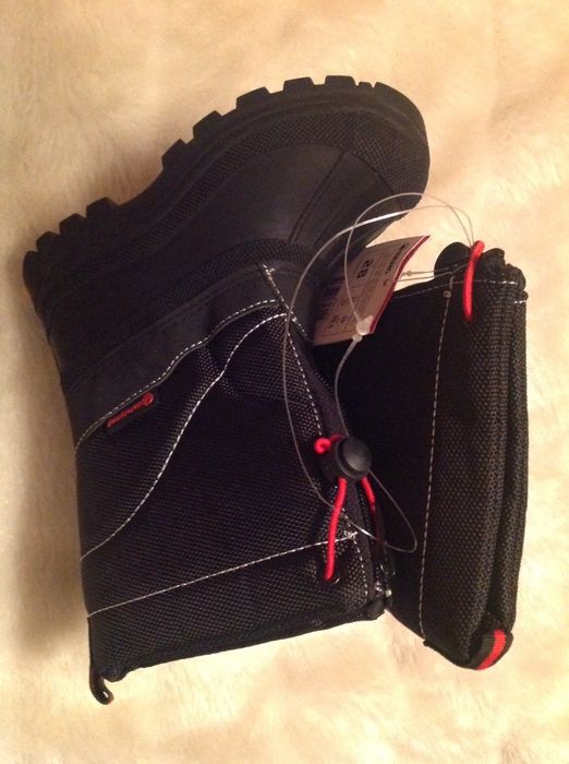 Botas da neve novas t 26 e 28