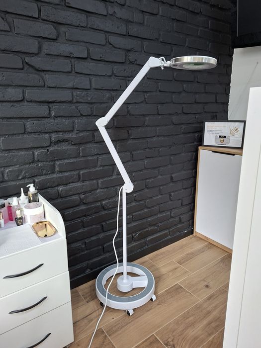 Lampa lupa Elegante ze statywem