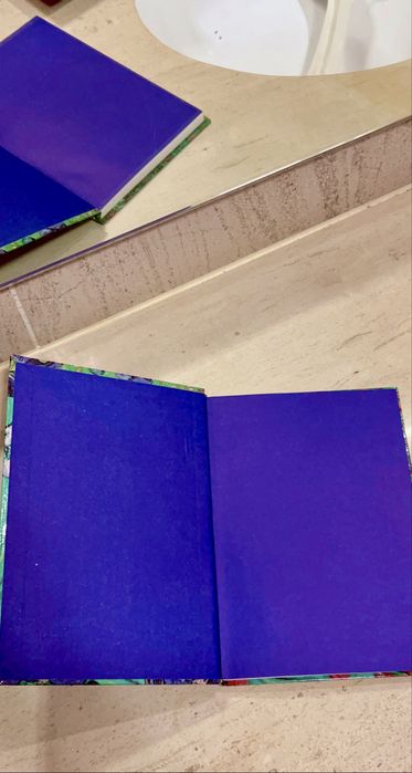 Caderno de desenho ou escrita novo de capa dura