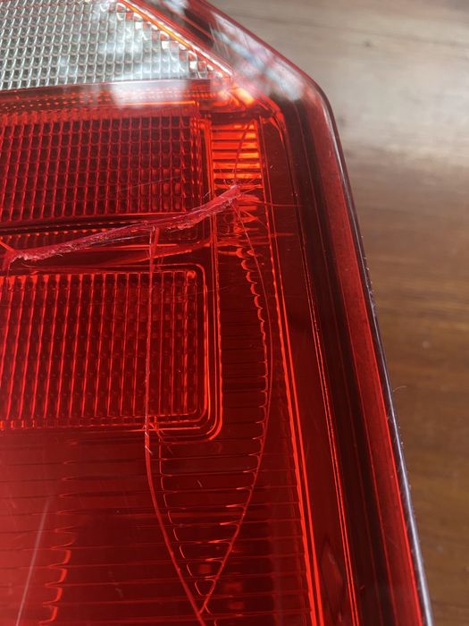 Продам два різних стопа на volswagen T6 лівий та правий