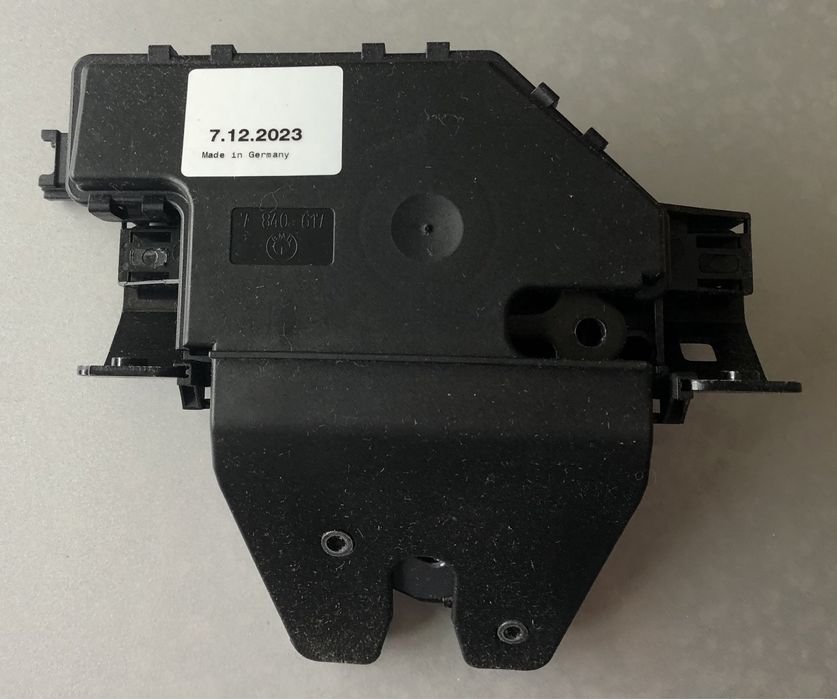 Fechadura tampa mala -  BMW 320D E90