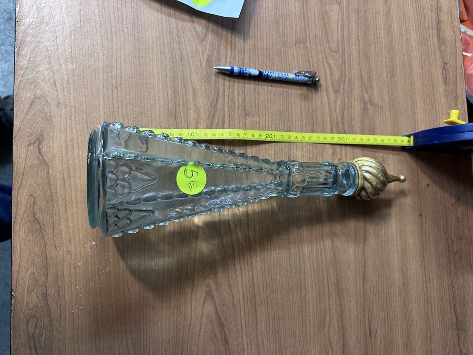 Garrafa antiga em vidro grosso,lindissima medidas nas fotos