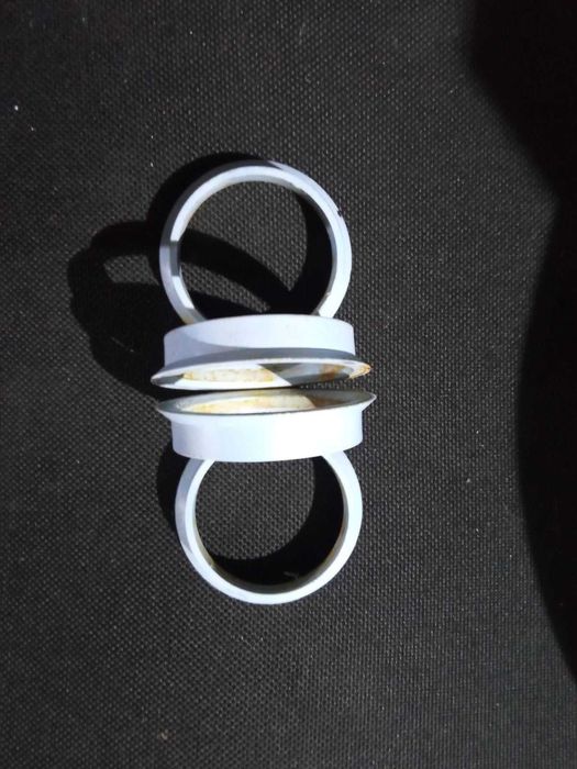 Продам центровочные кольца 64,0/58,1