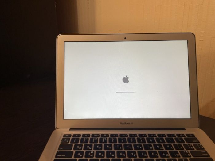 Продам apple macbook air 2013