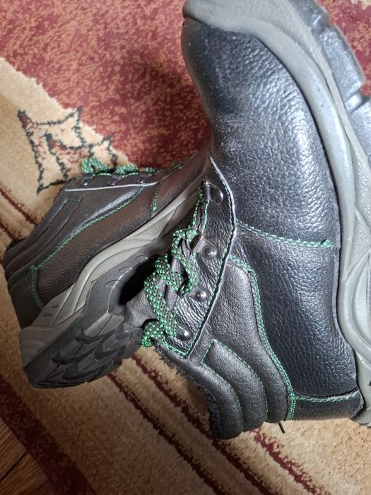 Brgrenland trzewiki buty robocze ocieplane roz 44