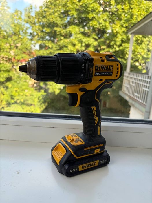 Оригінал DeWALT DCD709 20V MAX Brushless, ударний шуруповерт, стан хороший