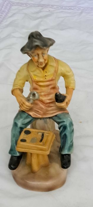 Figura Sapateiro em loiça