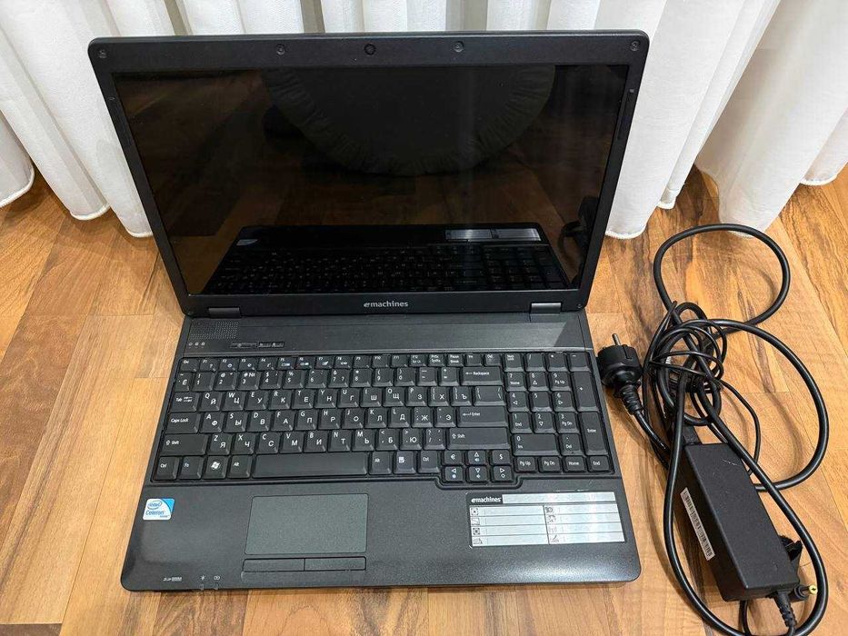 Ноутбук Acer eMachines e580 15.6" Celeron925 2.3 ГГц RAM 2 ГБ HDD 250