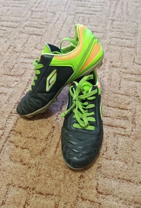 Продам бутсы 36р