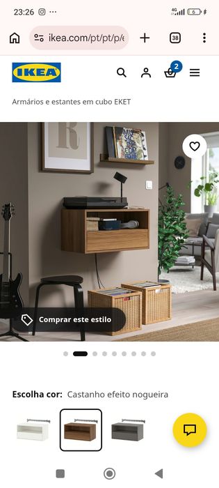 Estante IKEA com buraco com fios
