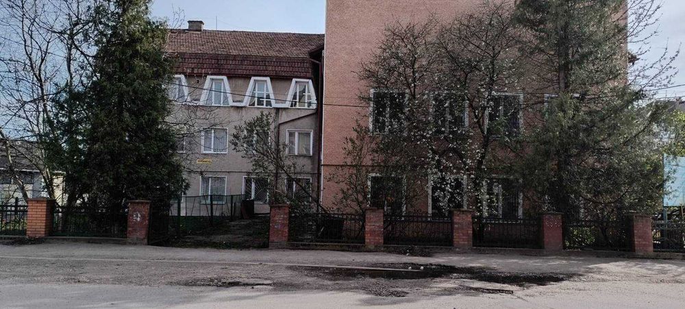 Частина будівлі 504,5 м2, Тлумач, вул. Кармелюка, 1