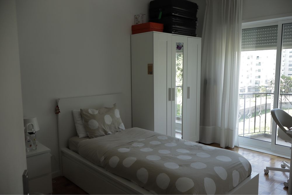 Arrenda-se quarto ISCAP. Suite com varanda