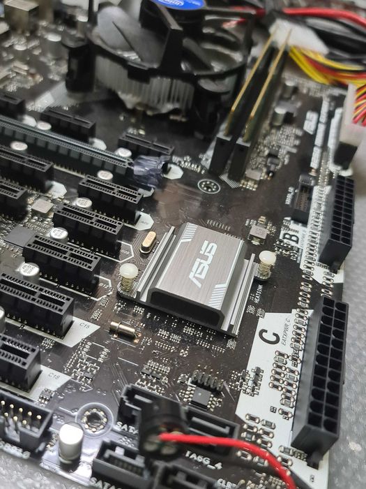 Asus Mining Expert B250 19 Slots NOVA EM CAIXA
