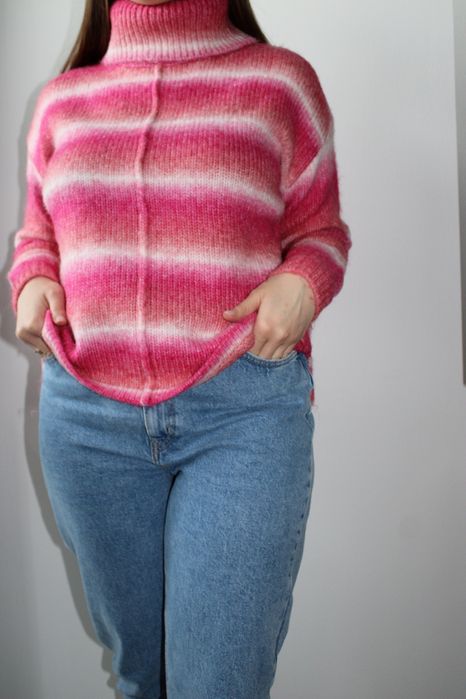 Ciepły sweter z golfem rozmiar S