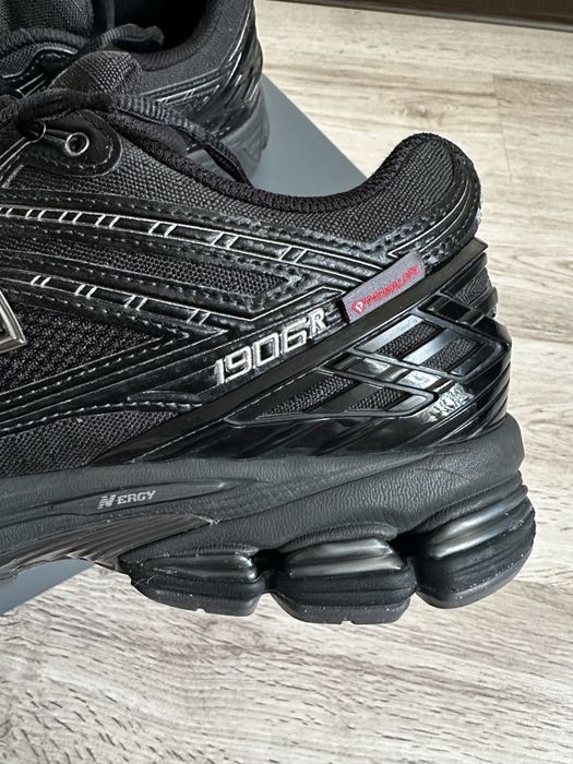 New Balance 1906R Black