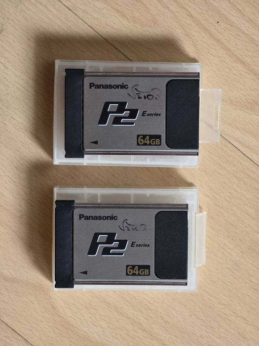 Camera Panasonic Profissional P2HD com mala, tripé, baterias e cartões