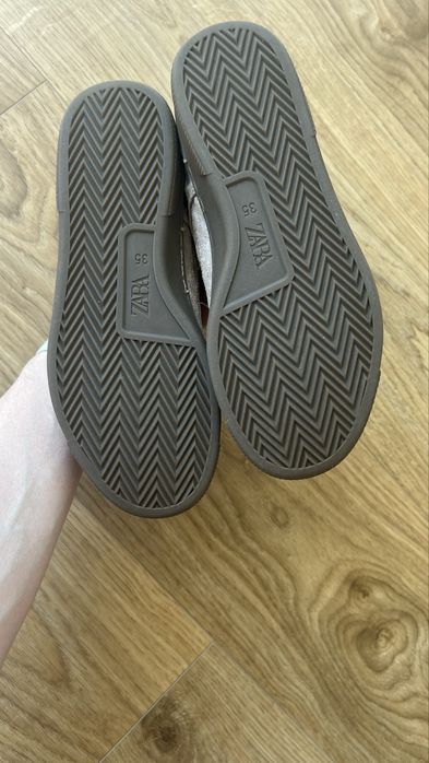 Кеди Zara для дівчинки, розмір 35