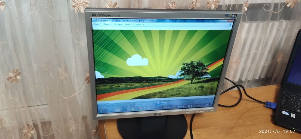 Продам Монитор  LG,  беспровідна клавіатура
