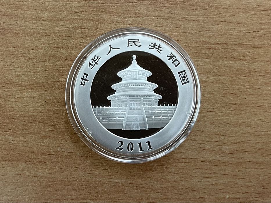 Инвестиционная монета Китая панда 2011 год