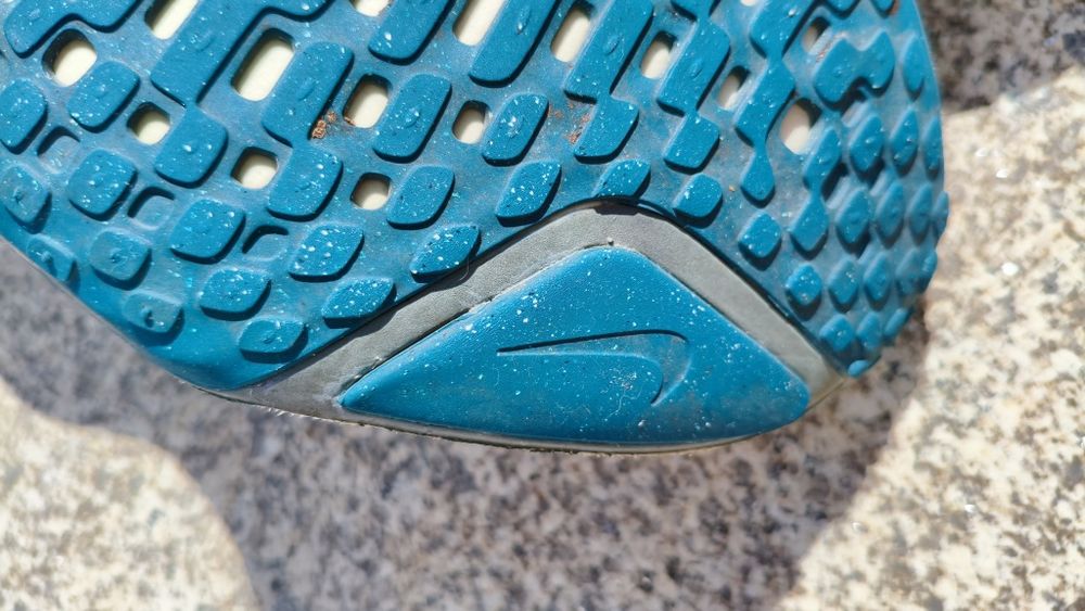 Nike ZoomX Invincible Run Flyknit 3 – Tam. 45 – Em muito bom estado.