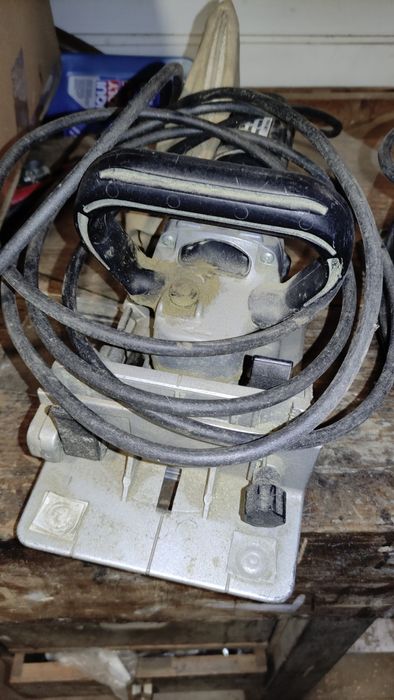 Lameladora / Fresadora Bosch 670W GFF 22A Profissional