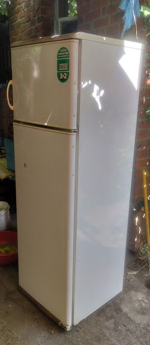 Продам двух камерныйхолодильник