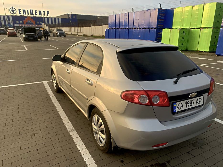 Шевроле Лачетті 2008рік, газ/бенз, авто в достойному стані, не занедбане, по техніці бомба, все працює.Два комплекти різини майже нових.
Прохання до автобізнесменів, свої щедрі пропозиції залиште собі!
Без Торгу!!!