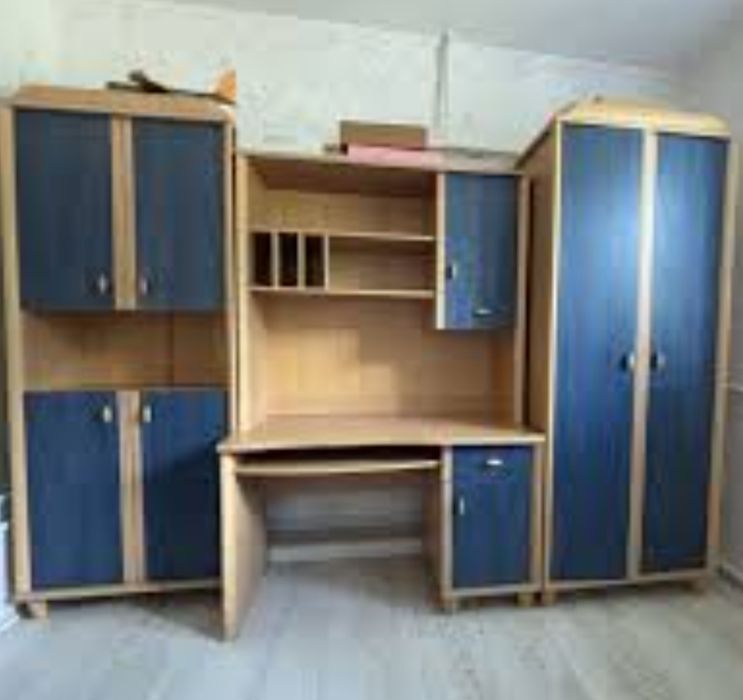 детская стенка шкаф стол писменный полочки