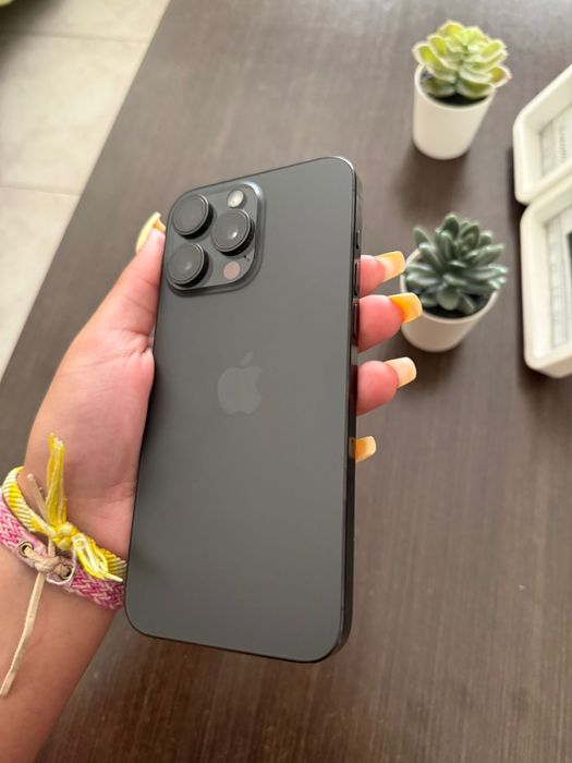 Iphone 15 Pro Max como novo