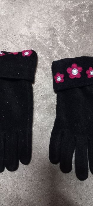 Ladies' Items – €2 Each64365279913474121