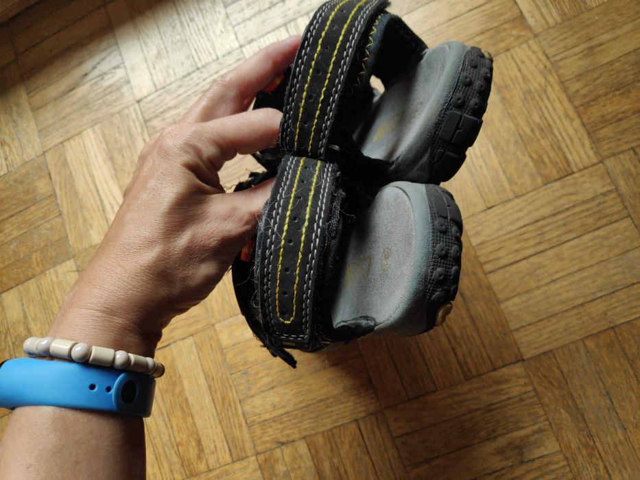 Kryte sandały Agaxy, rozmiar 31