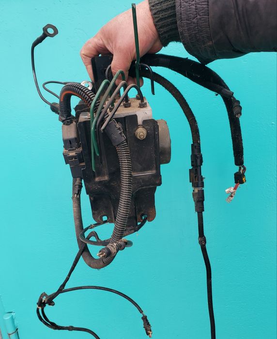 Блок ABS  BOSCH Renault Kangoo