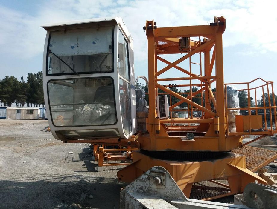 Кран QTZ 100 г/п 8т gt185(gt187;FO23) в отличном состоянии.Продам