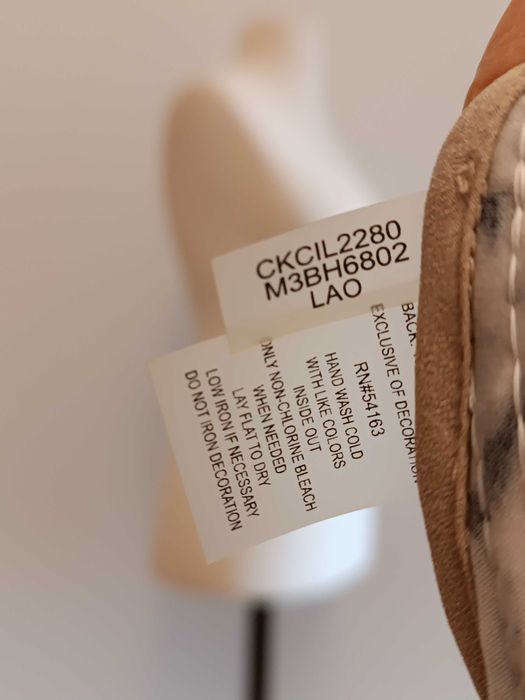 Bluzeczka bez rękawków z cekinami Calvin Klein