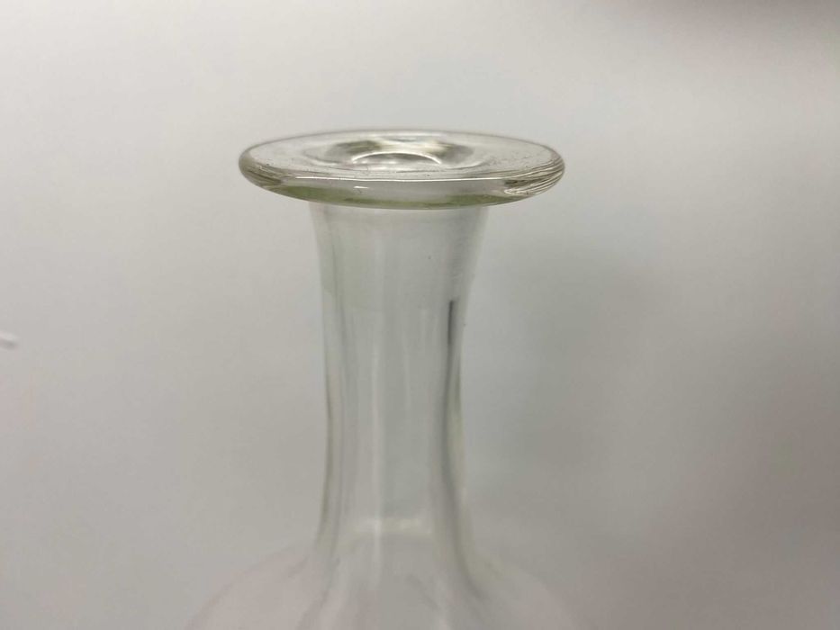 Conjunto de 1 Garrafa e 3 copos Transparentes com Enfeites