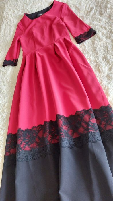 Яскрава нарядна червона з чорним вечірня сукня 38/М женское платье